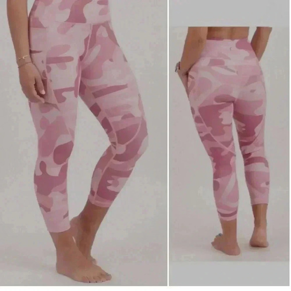Zyia active camo crops - Picture 1 of 7